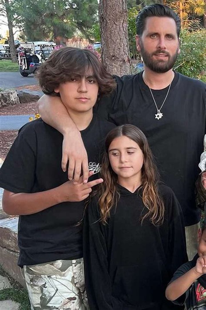 Amelia Gray Hamlin Gets Cheeky In A Black String Bikini After House Hunting With Scott Disick — Pic