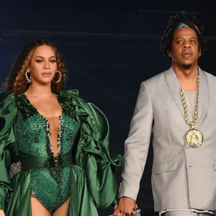 Beyonce & Jay-Z’s Reported Baby Gift For Kim & Kanye West Costs $23k – Hollywood Life