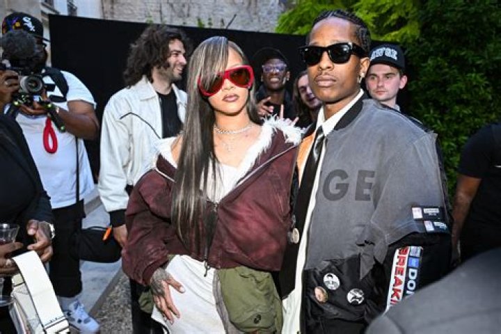 Drake: Did He Already Dump Rihanna For A New Girl?
