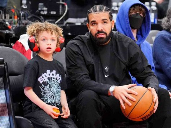 Drake Naps On His Little Boy Adonis’ Shoulder In Sweet Father & Son Moment With The 3-Year-Old