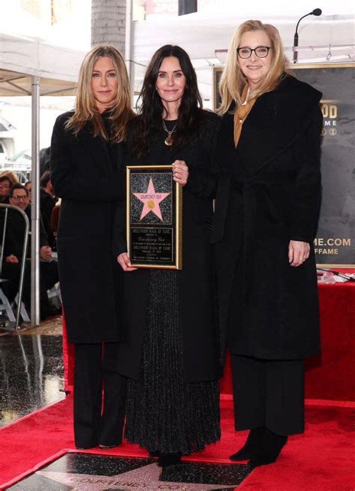 ‘Friends’ Stars Reunite – Hollywood Life