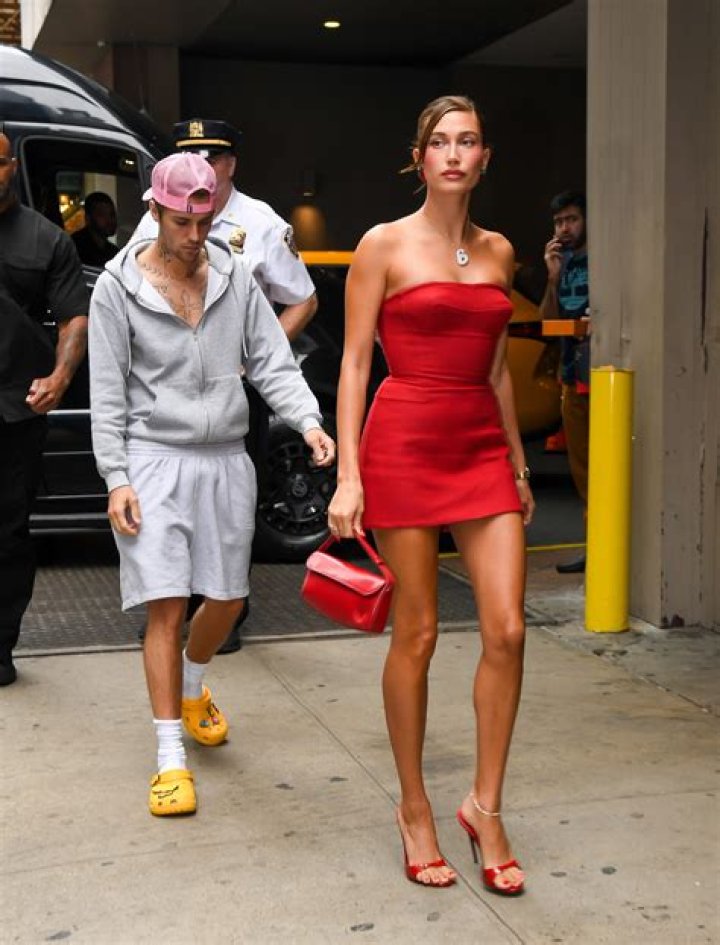 Hailey Baldwin Shares A Romantic Kiss With Justin Bieber From Their ‘Road Trip’ To Utah