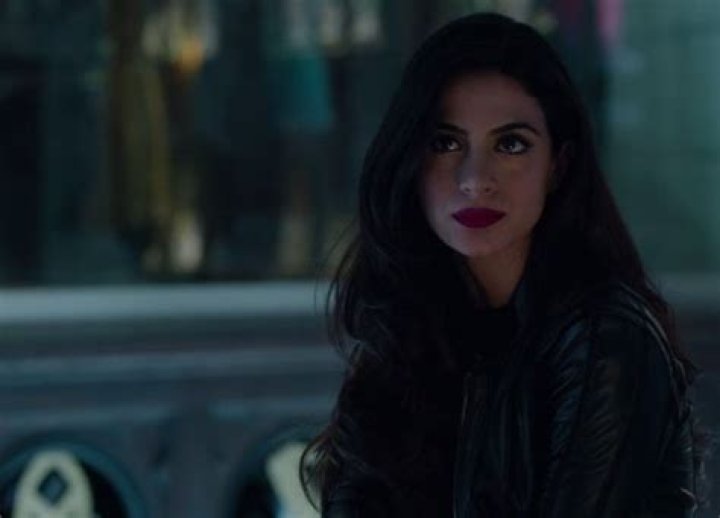 Isabelle’s Addiction — Emeraude Toubia Reveals New Struggle – Hollywood Life