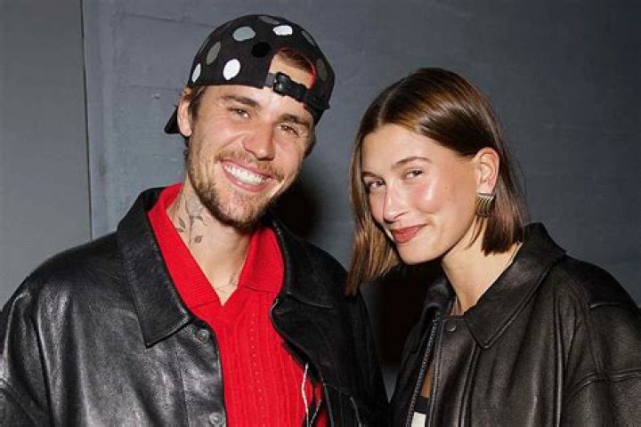 Justin Bieber & Hailey Baldwin Cozy Up After Romantic Dinner & 6 More Times They’ve Had Hot Date Nights