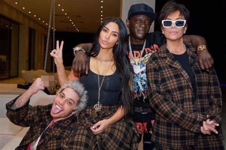 Kim Kardashian & Pete Davidson Have Intimate Breakfast Date In L.A. After Her NYC Trip – Photo