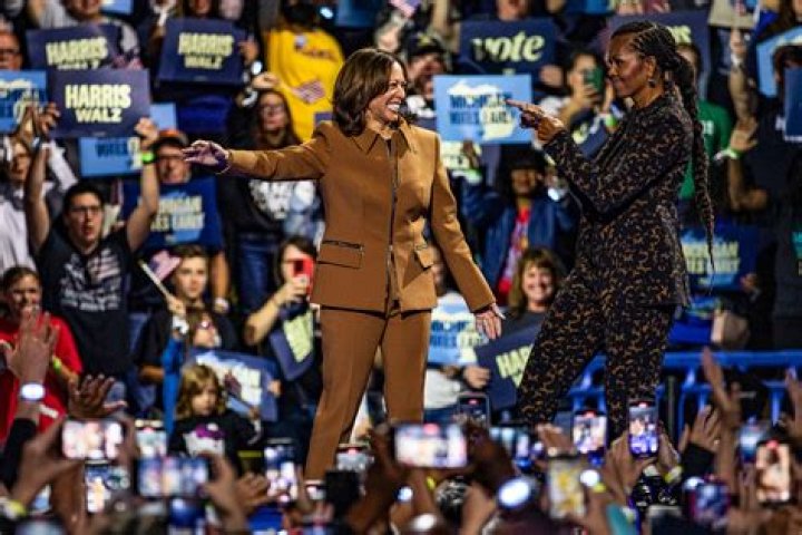 Michelle Obama Makes Funny Faces As She Reads ‘The Gruffalo’ In Cute PBS Kids Video: Watch