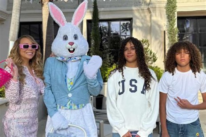 Nick Cannon Rents Out An Entire Water Park For His & Mariah Carey’s Twins, 11, After Welcoming 8th Baby