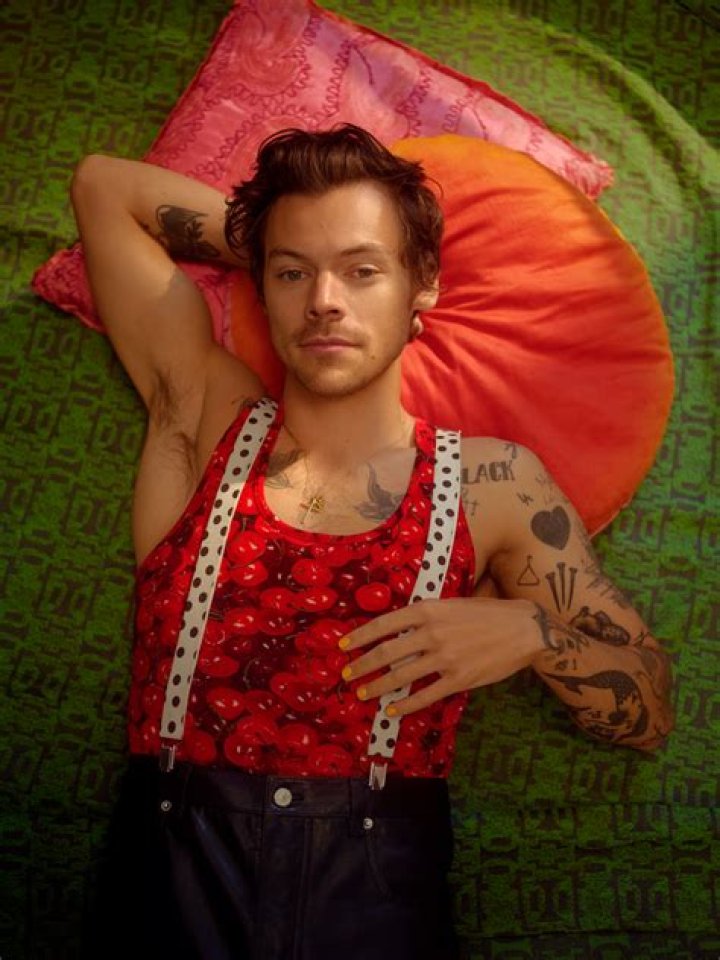 Olivia Wilde Is ‘Blown Away’ By Harry Styles’ ‘Talent’ In Tribute Post As She’s Seen Moving Belongings