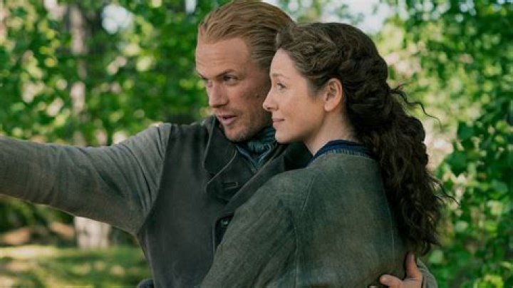 ‘Outlander’: Jamie & Claire Reunite In Bed — First Steamy Pic & Video From New Episode