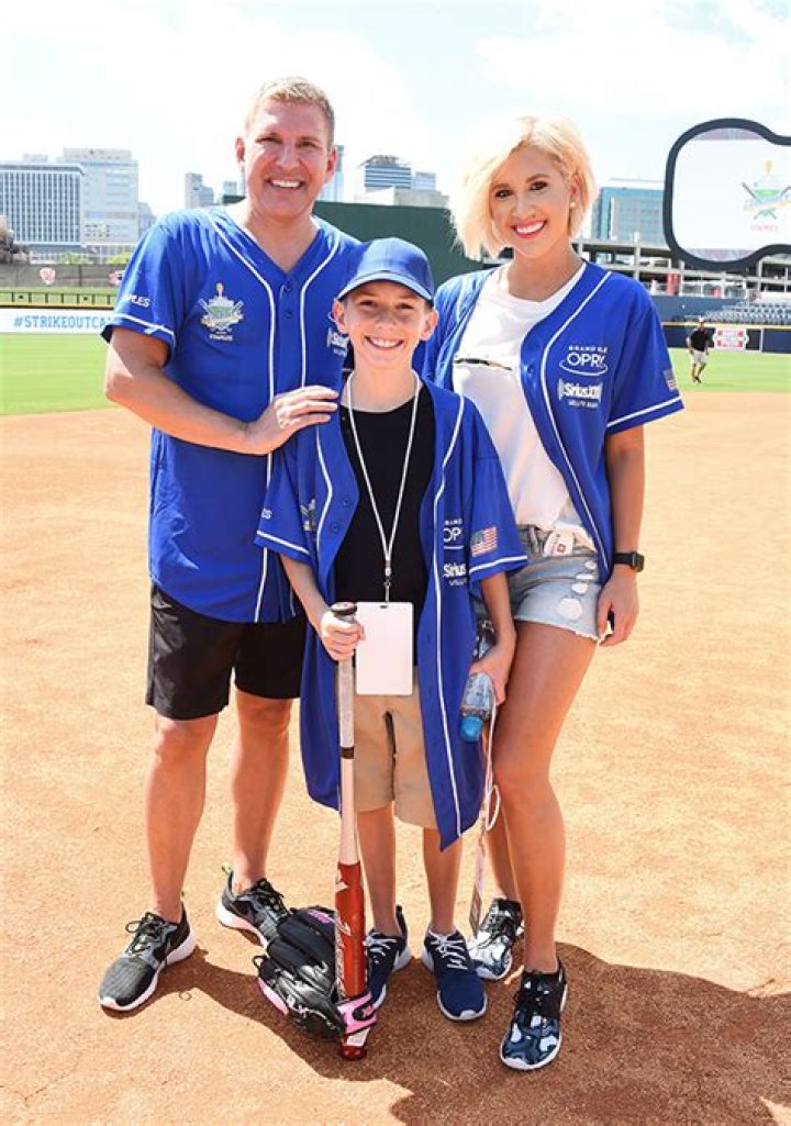Savannah Chrisley Has Custody Of Brother, Niece For Parents’ Sentences – Hollywood Life