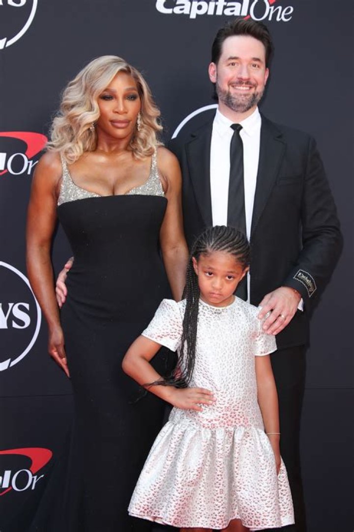 Serena Williams’ Daughter Olympia, 2, Has The Cutest Top Knot In Adorable New Pic