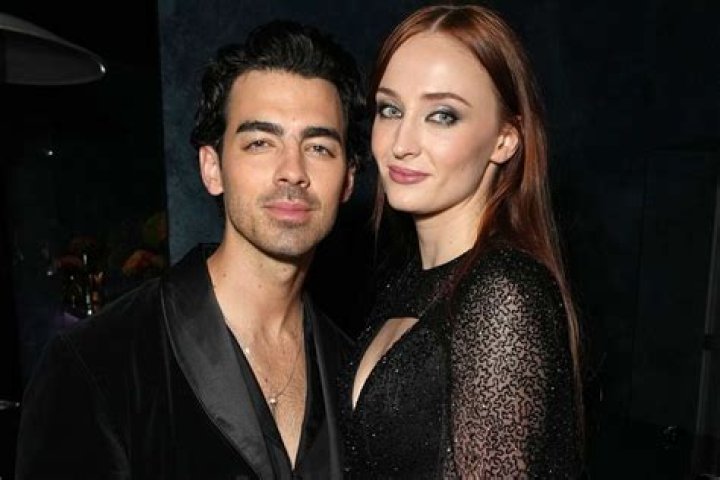 Sophie Turner’s Baby Bump Can Finally Be Seen For The 1st Time In New Pic With Joe Jonas