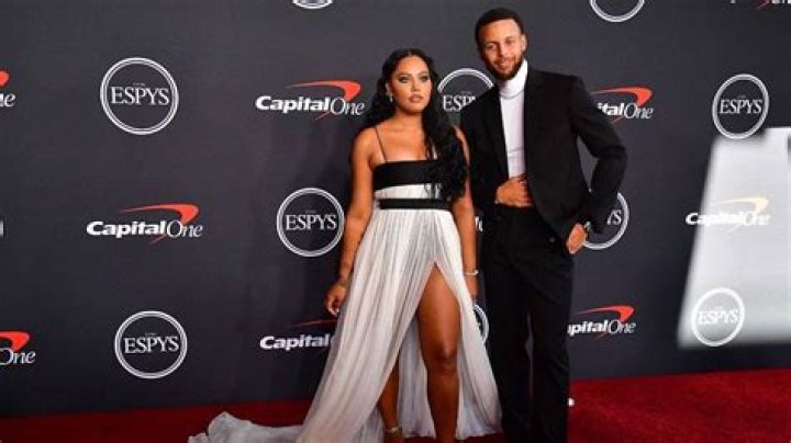 Steph Curry & Roni Rose Rumors — Is She The NBA Star’s Side Chick? – Hollywood Life