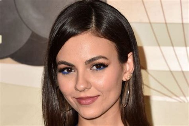 Victoria Justice Reveals What Really Turns Her On & Her Definition Of True Beauty — Watch