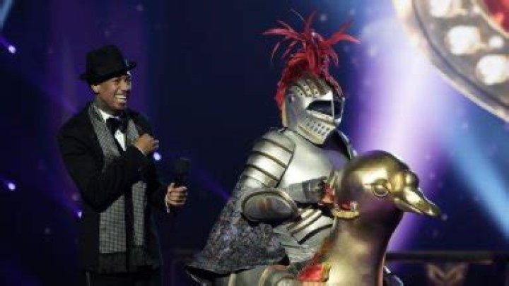 William Shatner Is The Knight On ‘The Masked Singer’: Interview – Hollywood Life